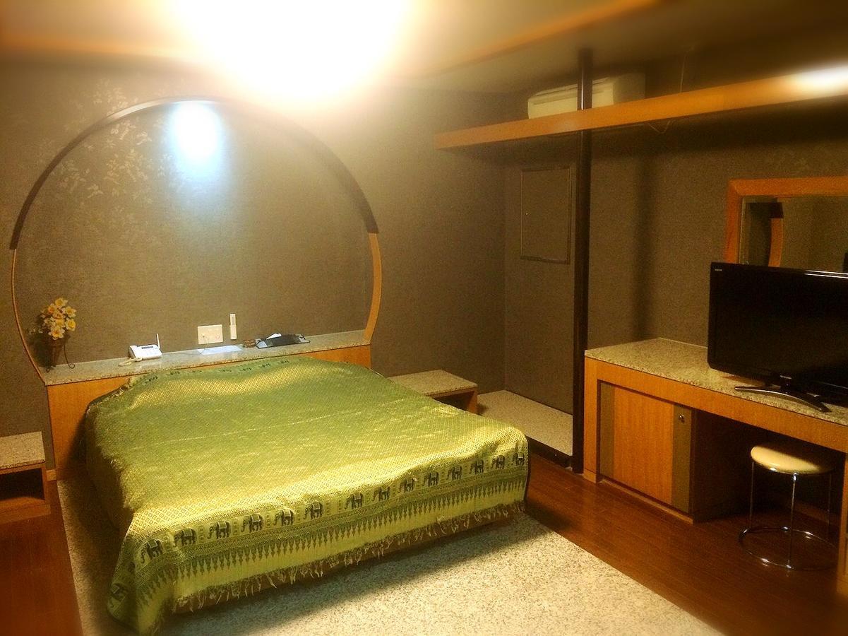 Hotel One Love (Adults Only) Osaka Bagian luar foto
